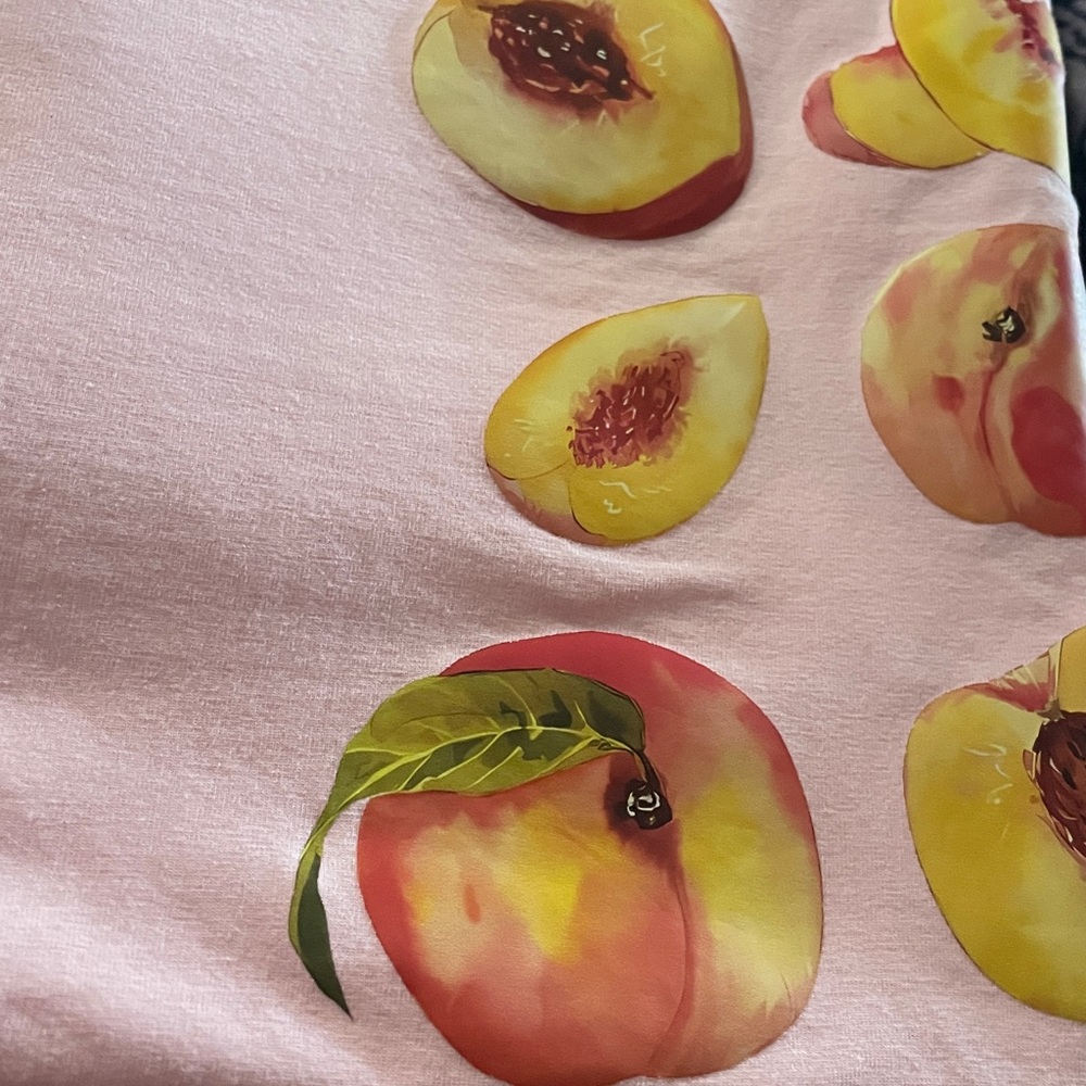“Peachy” women’s tee - Picture 2 of 5